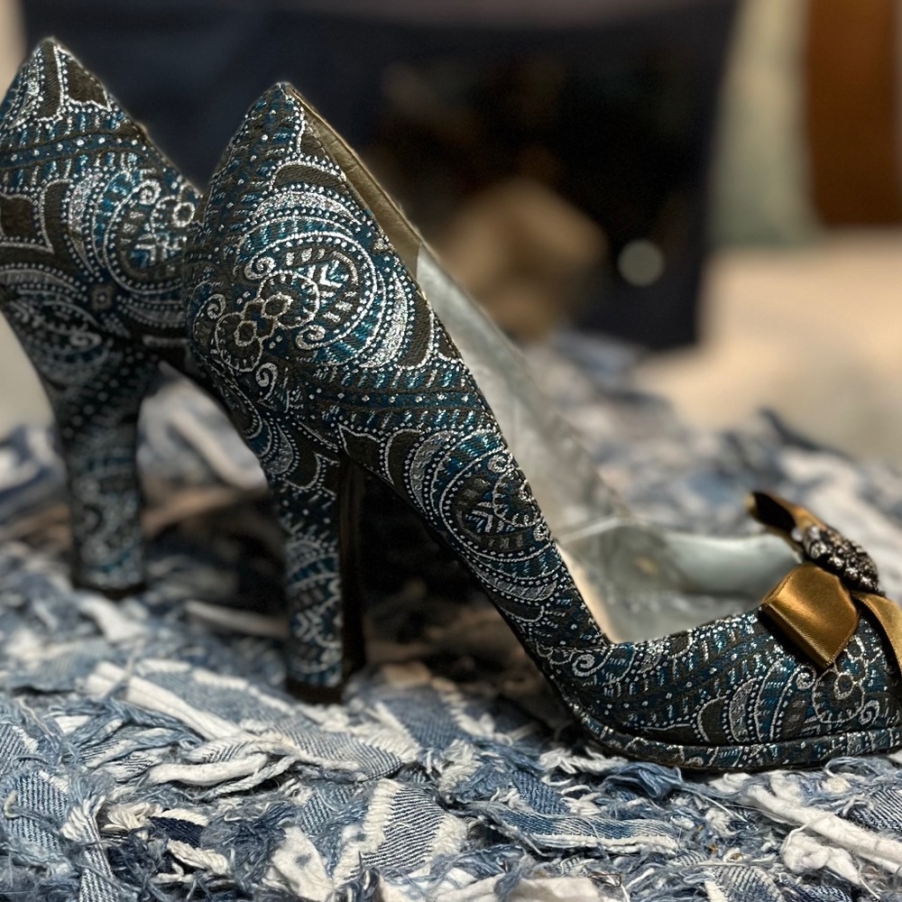 Stunning  Vintage BCBG Shoes